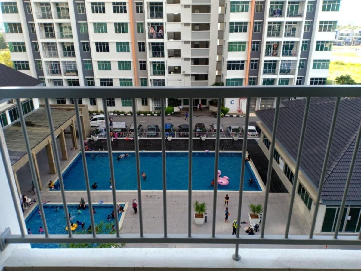 Pangsapuri Pool View 3-bedroom Cozy In Meru,