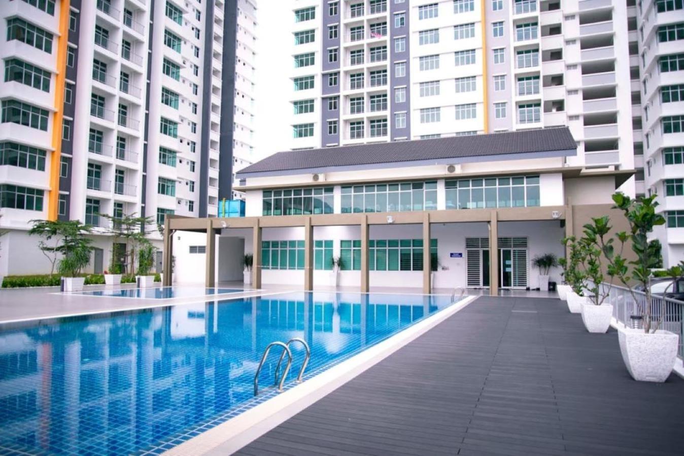 Pool View 3-bedroom Cozy In Meru, Ipoh